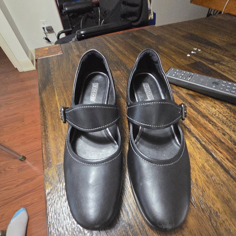 Ecco Mary Janes loafer size 37